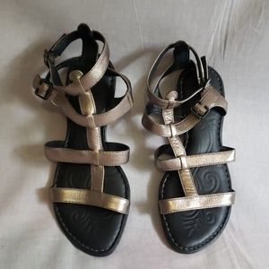 Born Sandals Gray Size 8 M/W Leather Ankle Strap